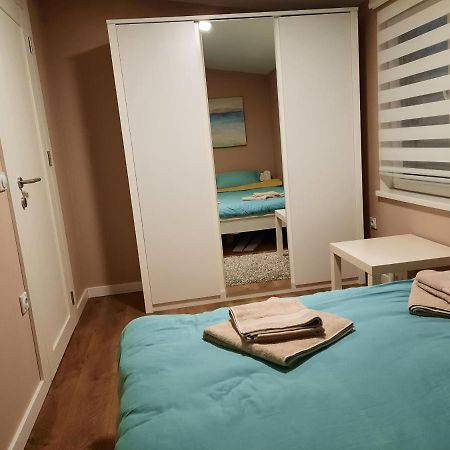 Dream Home, Free Garage Ниш Экстерьер фото