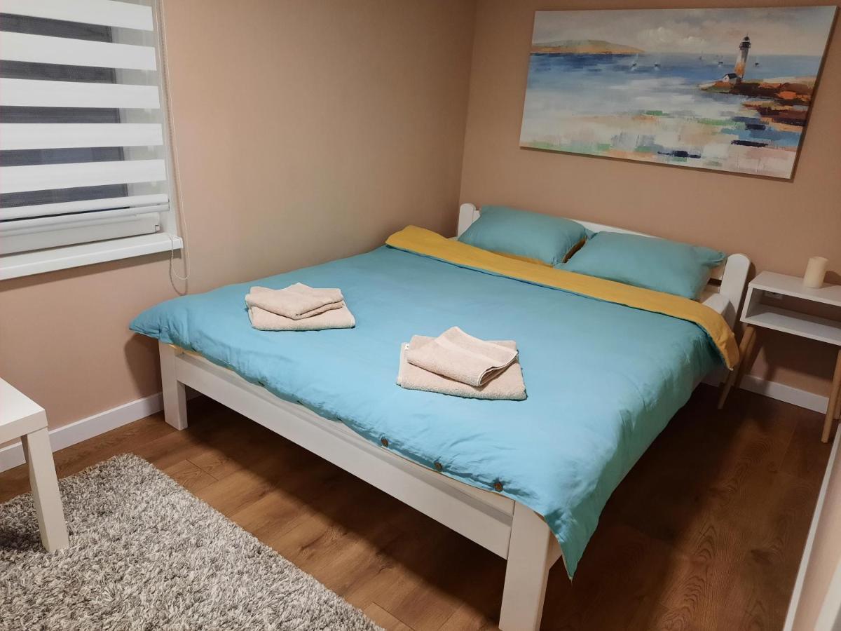 Dream Home, Free Garage Ниш Экстерьер фото